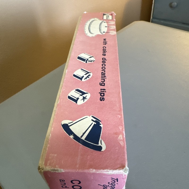 Vintage 1950's Wear-ever Cookie Gun And Pastry Decorator NOS New Old Stock gallery