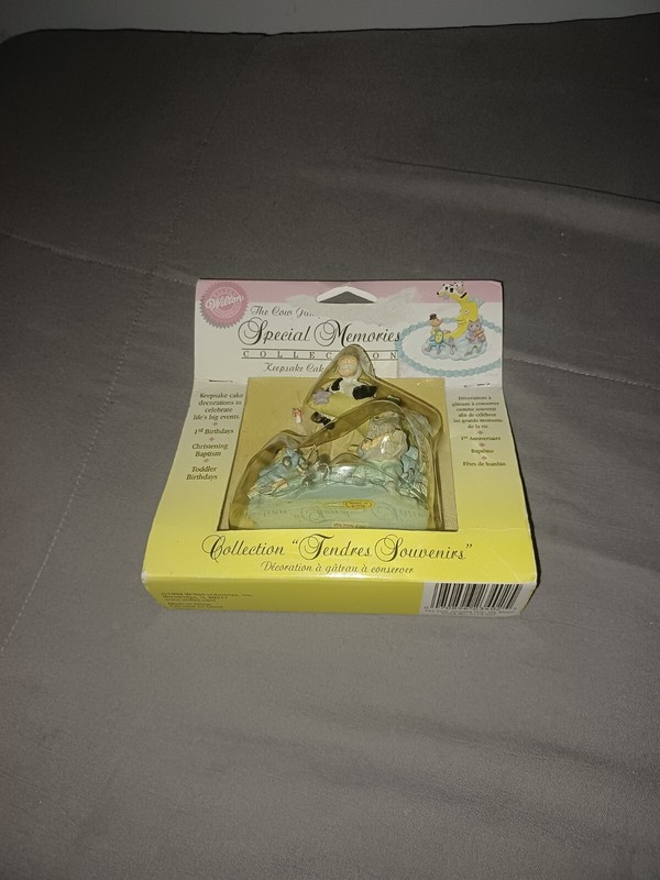 Wilton COW JUMPED OVER THE MOON SPECIAL MEMORIES Keepsake Cake Decoration 4” gallery