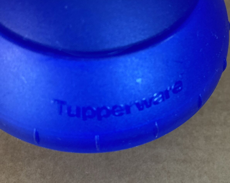 Tupperware Squeeze It Cake Icing Decorating Ball 3820 A-1 Blue *used* gallery