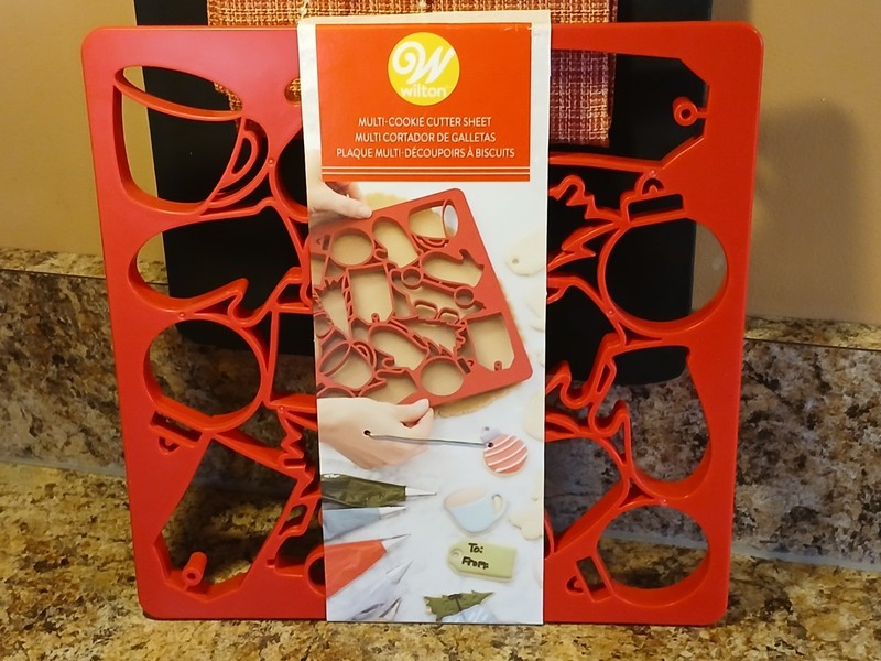 Wilton Multi-Cookie Cutter Sheet Red Plastic 9.5″sq. Winter Christmas Season