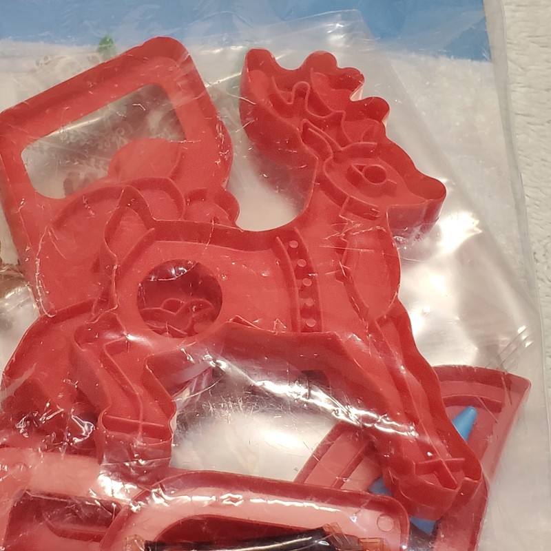 NEW Vintage 1983 80s Wilton's Cookie Cutters Santa Christmas Reindeer Sleigh Kit gallery