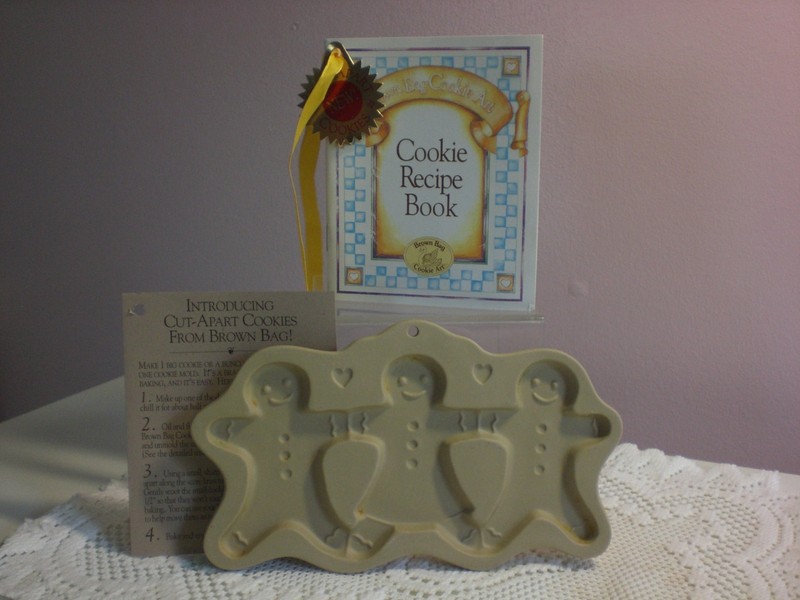 Brown Bag Cookie Art – Three Gingerbread Men