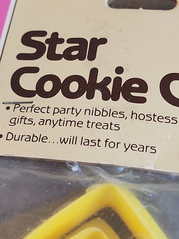 Vintage Wilton yellow Plastic set of 6 Star Shaped Cookie Cutters 1984 gallery