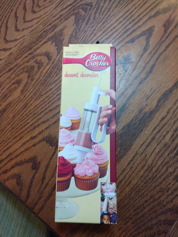 betty crocker dessert decorator accent new in box