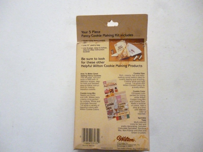 WILTON COOKIE MAKER FANCY COOKIE MAKING KIT gallery
