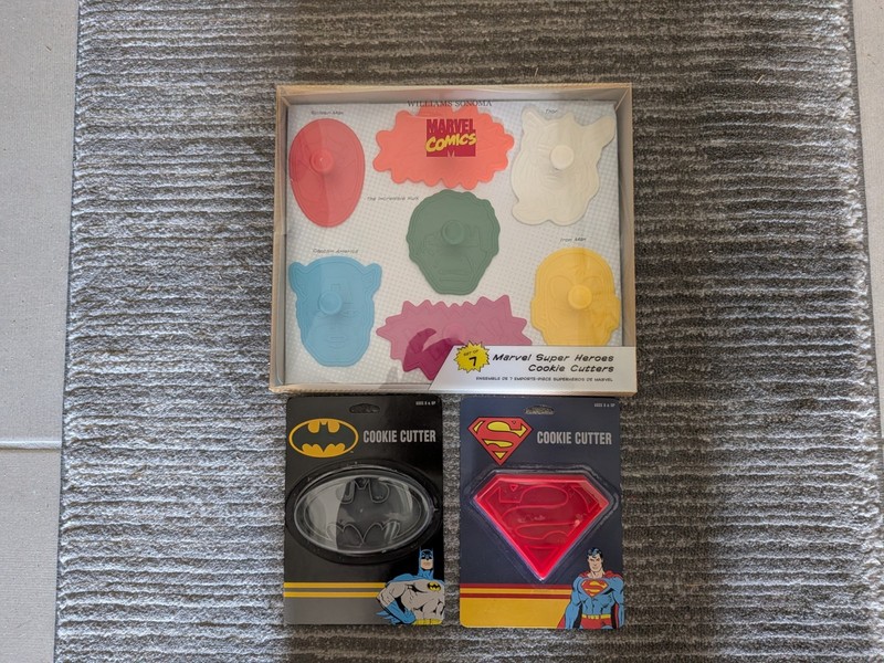 Williams Sonoma Marvel Comics Cookie Cutters Plus Extras New In Box