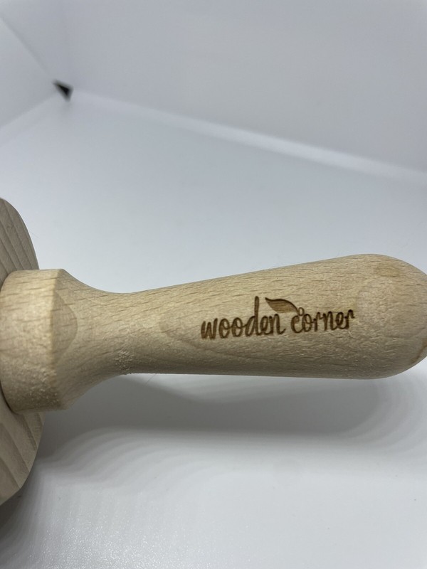 Wooden corner Make/Female Skull N Cross bones Carved Rolling Pin roller gallery