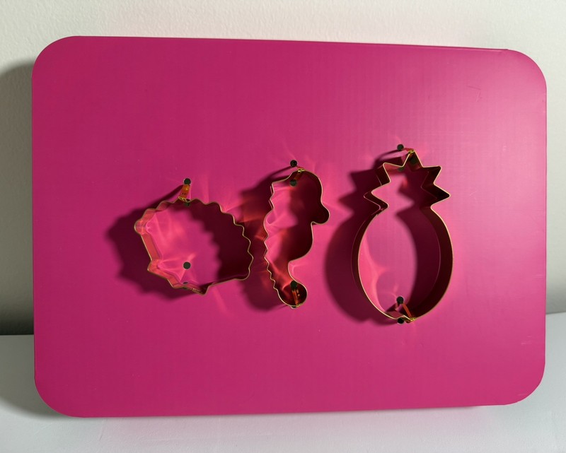 LILLY PULITZER COOKIE CUTTERS!! BRAND NEW! NEVER USED! PINEAPPLE, SEAHORSE,SHELL