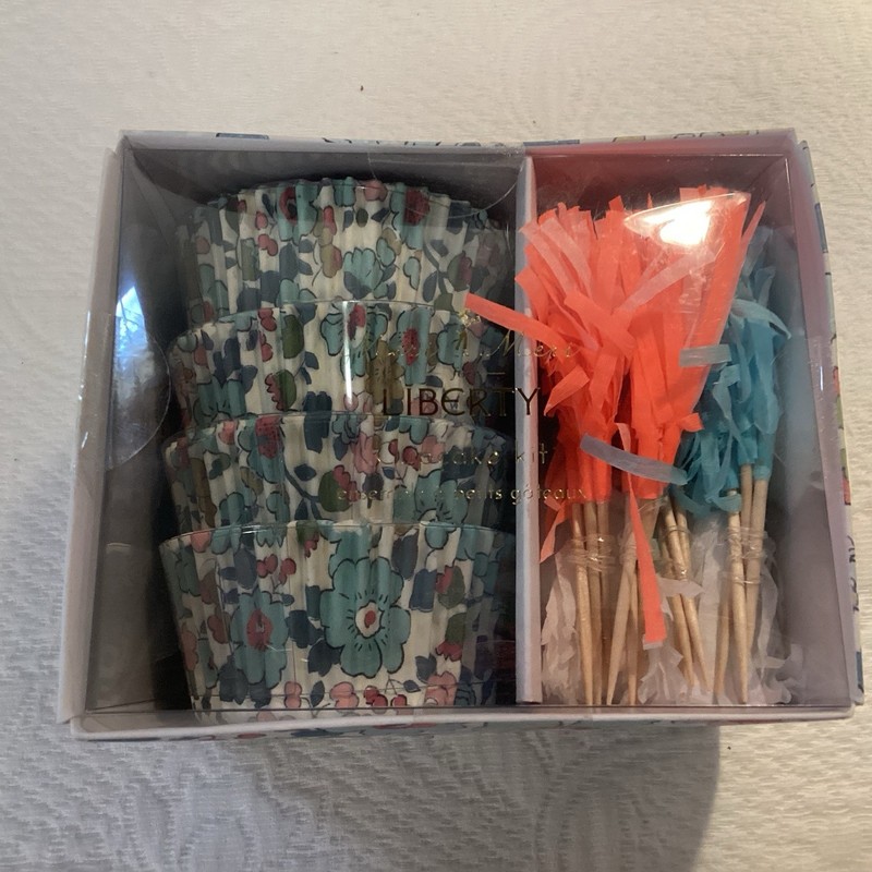 Lot Of 8 Williams Sonoma Floral Baking Cups Liners & Picks/Toppers Ttl 304 PCs. gallery
