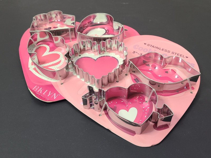 BKLYN Steel Co Valentines Day Cookie Cutter 6 Pieces 3"-3.5" Hearts Lips Love gallery