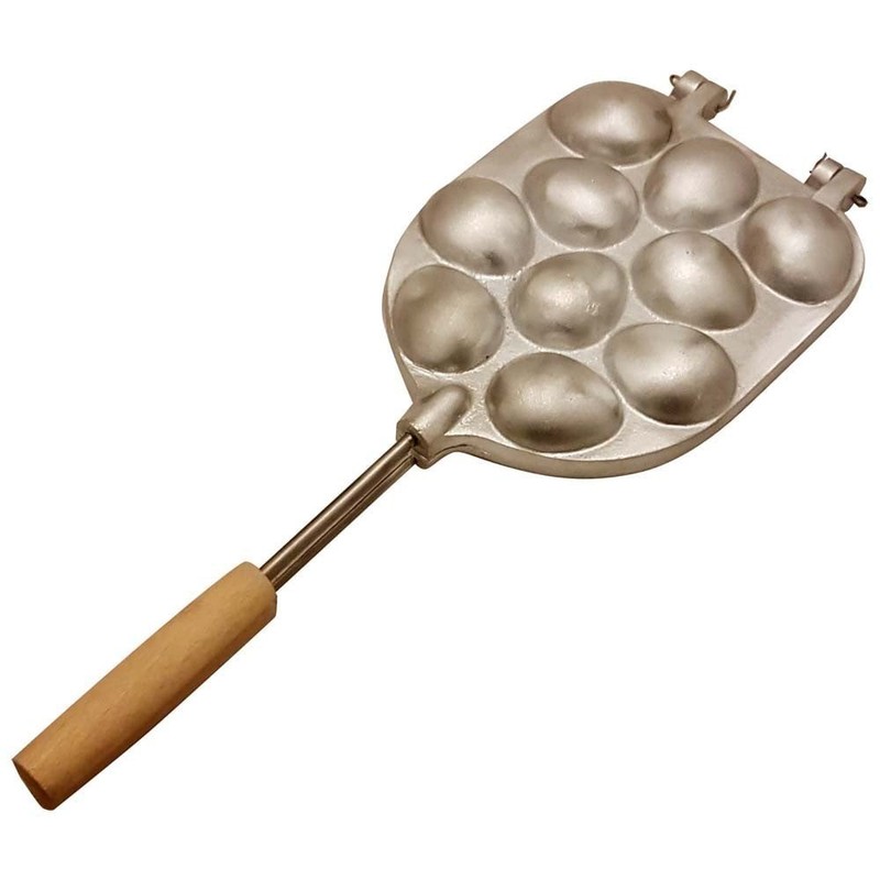 Baking mold for baking cookies with pecan filling gallery