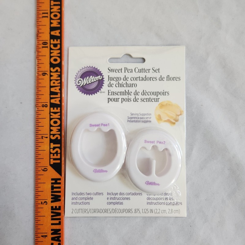 NEW Wilton Sweet Pea Cutter Set Gumpaste Flower Making Tool Cake Decorating gallery