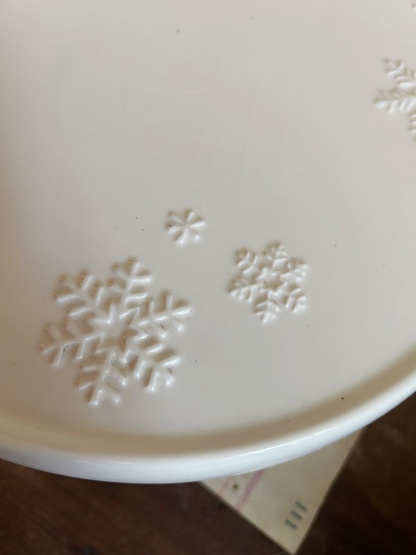 Hallmark 9 1/2" Diameter Cake, Cookie Snowflake Pedestal Ceramic Christmas gallery
