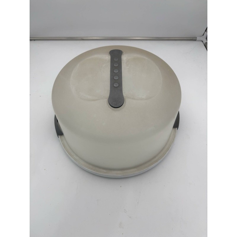 Vtg Sterilite White Plastic up to a 12" Cake Pies or Cupcakes Holder gallery