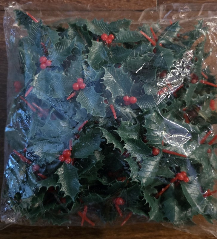 144 Pcs Holiday/Christmas Vinyl Holly Triple Leaf with 3 Berries by Cakedeco gallery