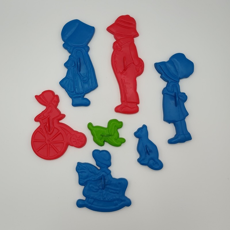 Lot of 7 Vtg Holly Hobbie Plastic Cookie Cutters American Greetings Animals gallery