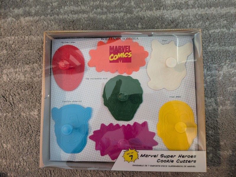 Williams Sonoma Marvel Comics Cookie Cutters Plus Extras New In Box gallery