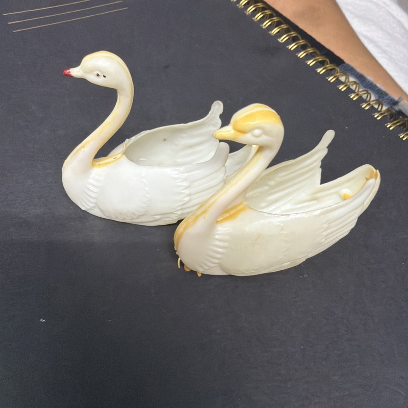2 Vintage Plastic Swan Cake toppers Bride & Groom Yellow Beak Red Beak