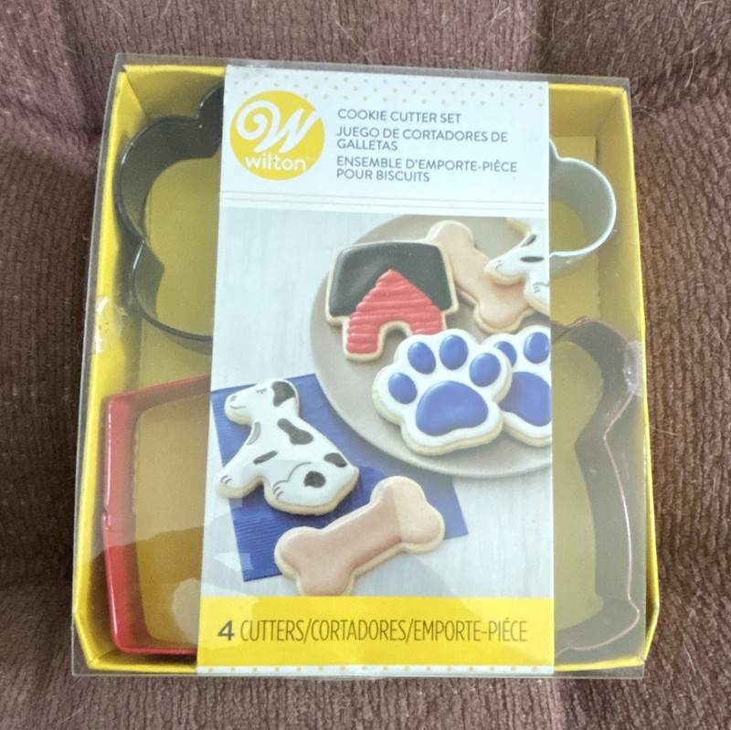 Wilton Metal Cookie Cutter Set 4-Pack Dog Paw Bone Doghouse Easy Clean