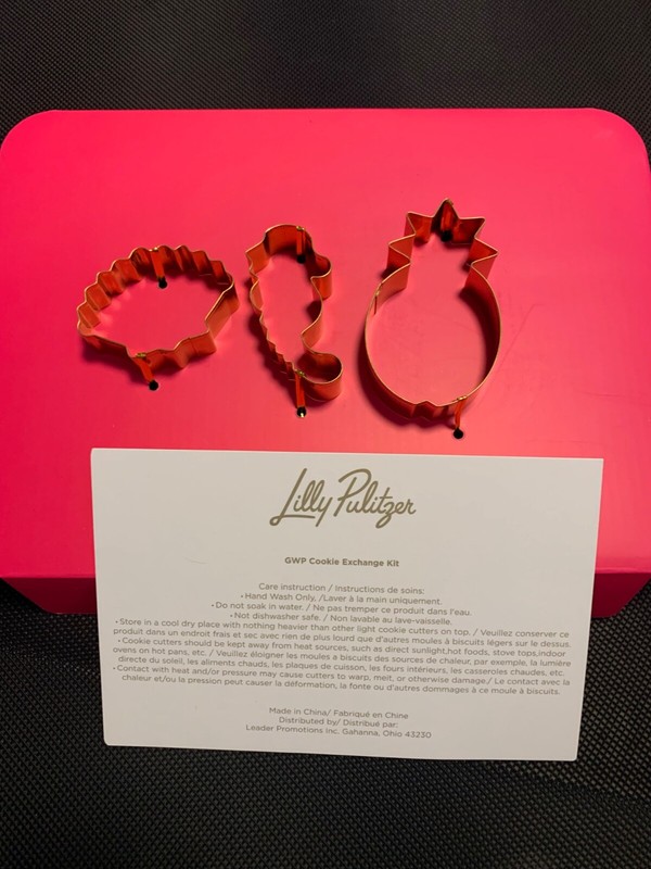 LILLY PULITZER COOKIE CUTTERS!! BRAND NEW! NEVER USED! PINEAPPLE, SEAHORSE,SHELL gallery