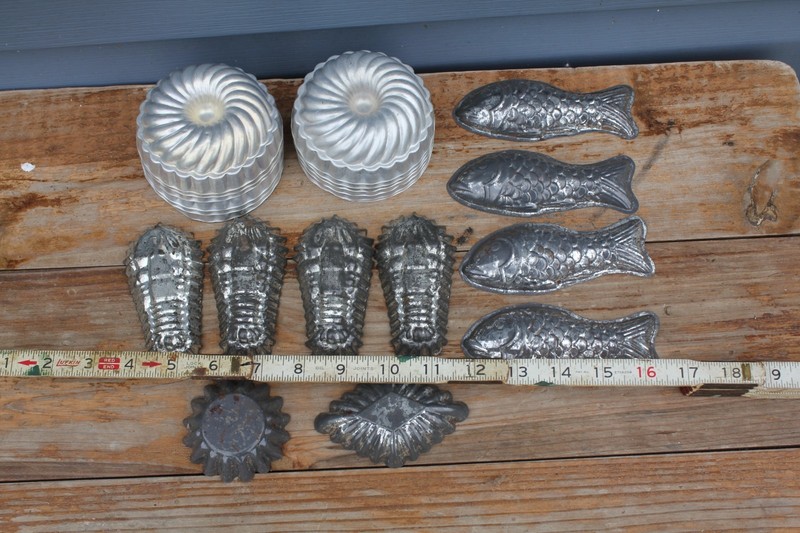 Vintage Lot 22 Fish Bundt Aluminum Metal Tart Cake Jello Baking Molds Crafting gallery