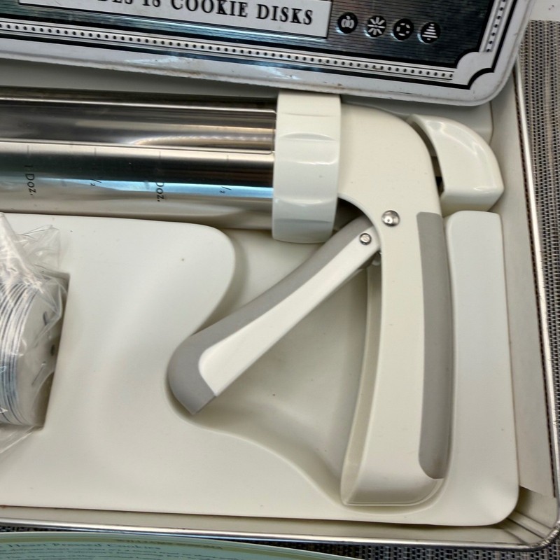 Williams-Sonoma Cookie Press Kuhn Rikon Stainless Steel 18 Disks Recipes Tin gallery