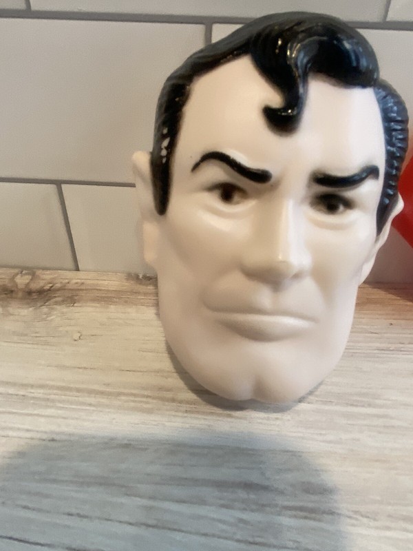 VTG Wilton SUPERMAN Cake Topper Set 2pc Face and symbol 1977 NO PAN DC vintage gallery