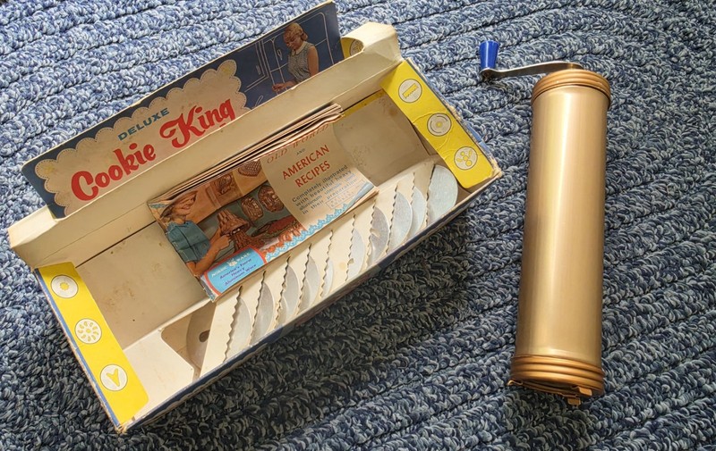 Nordic Ware Deluxe Cookie King Crank Type Cookie Press Spritz Gun w/ 10 Discs gallery