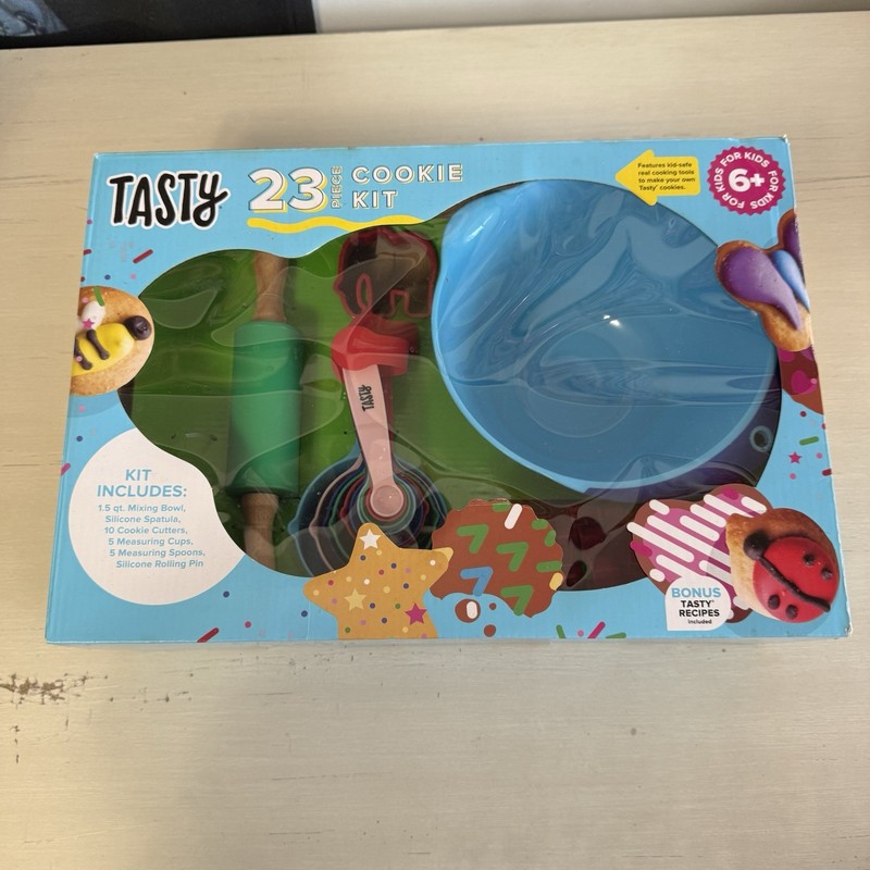 Tasty 23pc Cookie Set