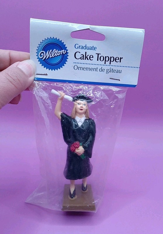 VTG WILTON “Female” Graduate Figure Graduation Cake Decoration Blonde 2006 NOS