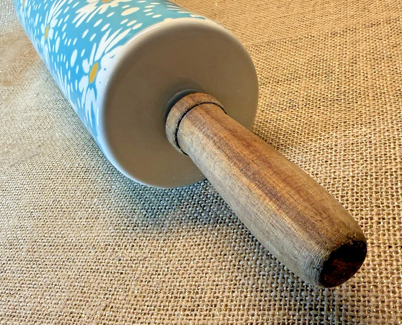PIONEER WOMAN Vintage Floral Daisy Ceramic Rolling Pin Wood Handles 3112DMT gallery