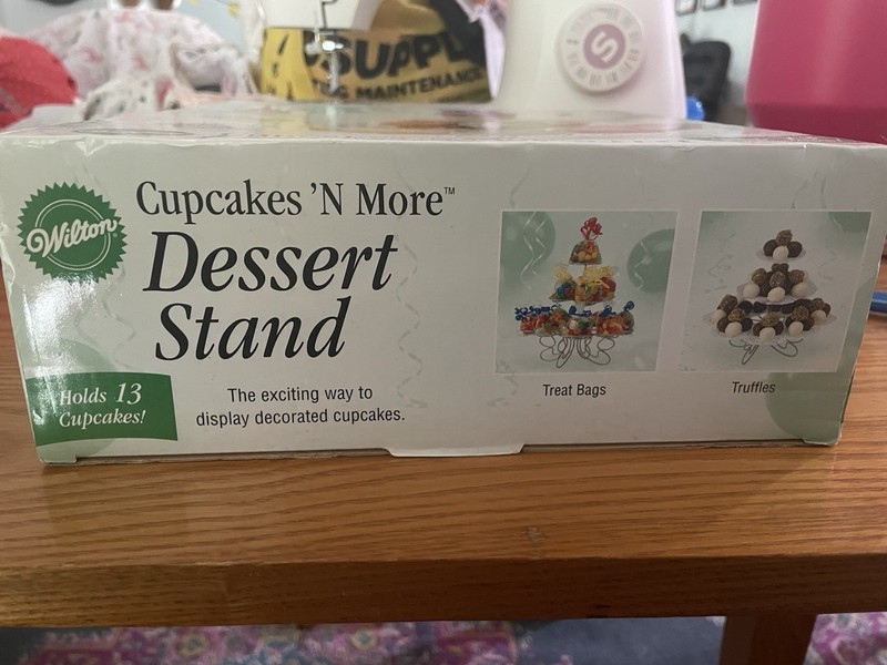 Wilton Cupcake's And More Small Dessert Stand Holds 13 Cupcakes NIB 2005 gallery