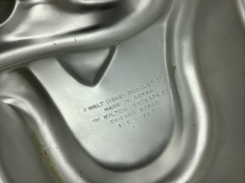 Lot of 2 New Vintage Wilton Disney Cake Pans Donald Duck Mickey Mouse 1978 gallery