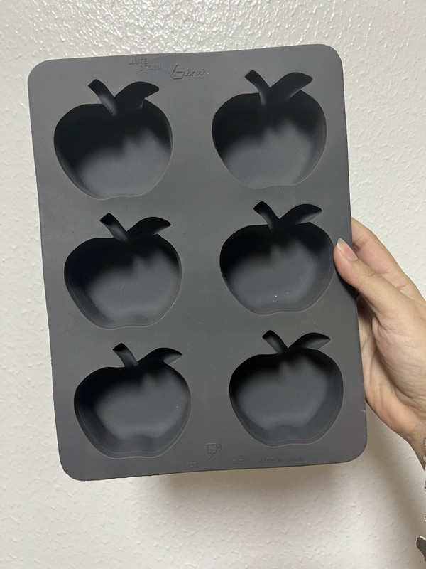 Lekue Apple Mold For Baking New