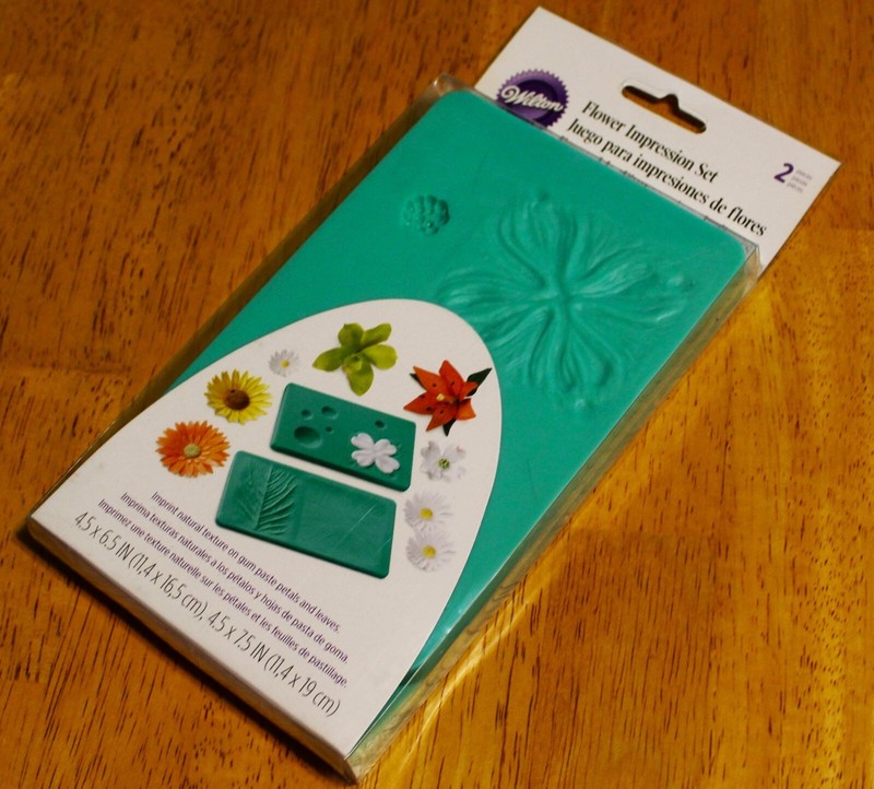 Wilton ~ FONDANT & GUM PASTE Silicone Mold #409-2560 – Flower Impression Set 2pc