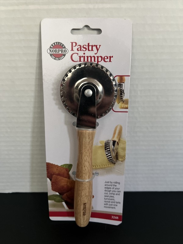 Norpro Pastry Crimper. BRAND NEW