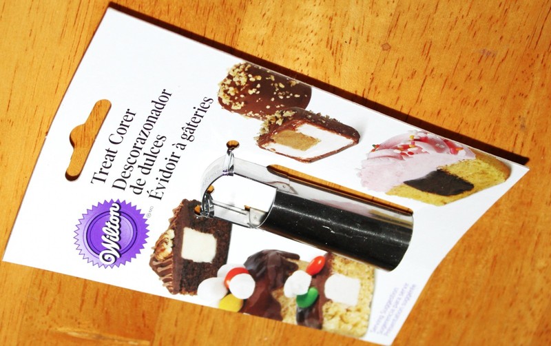Wilton - TREAT CORER #2308-1512 - Stainless Steel - New - 2 IN by 3/4" Cupcakes gallery