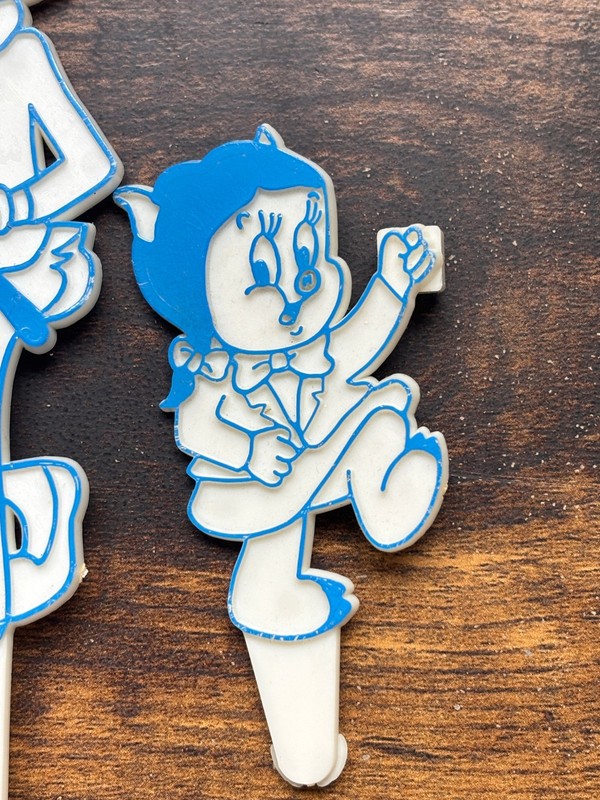 Vintage Looney Tunes Warner Bros Wilton Cake Picks Bugs Bunny Porky Pig Petunia gallery