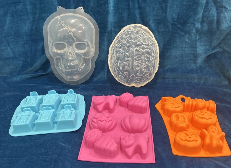 5 Plastic & Silicone Halloween Molds Skull Brain Tombstone Pumpkin Bat Ghost Cat