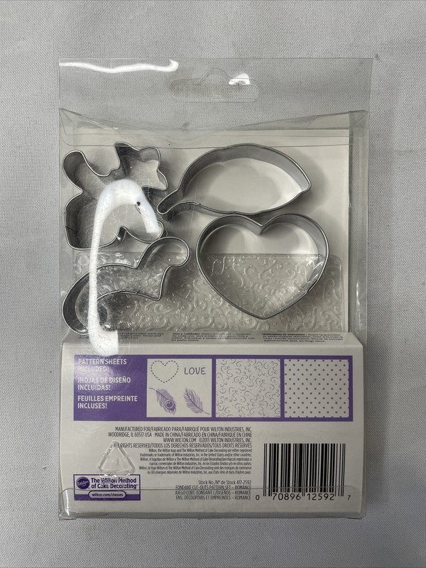 Wilton Fondant Cut and Press Set Romance 7pc 4 Cutters with 3 pattern sheets New gallery