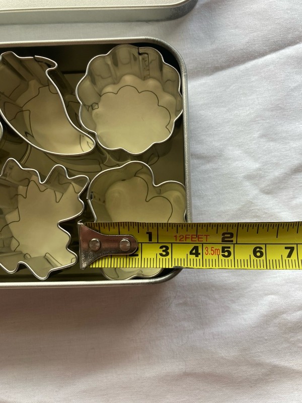 The Pampered Chef Creative Cutters Set Of 8 Cheese Cookies Fruit 2003 Complete gallery