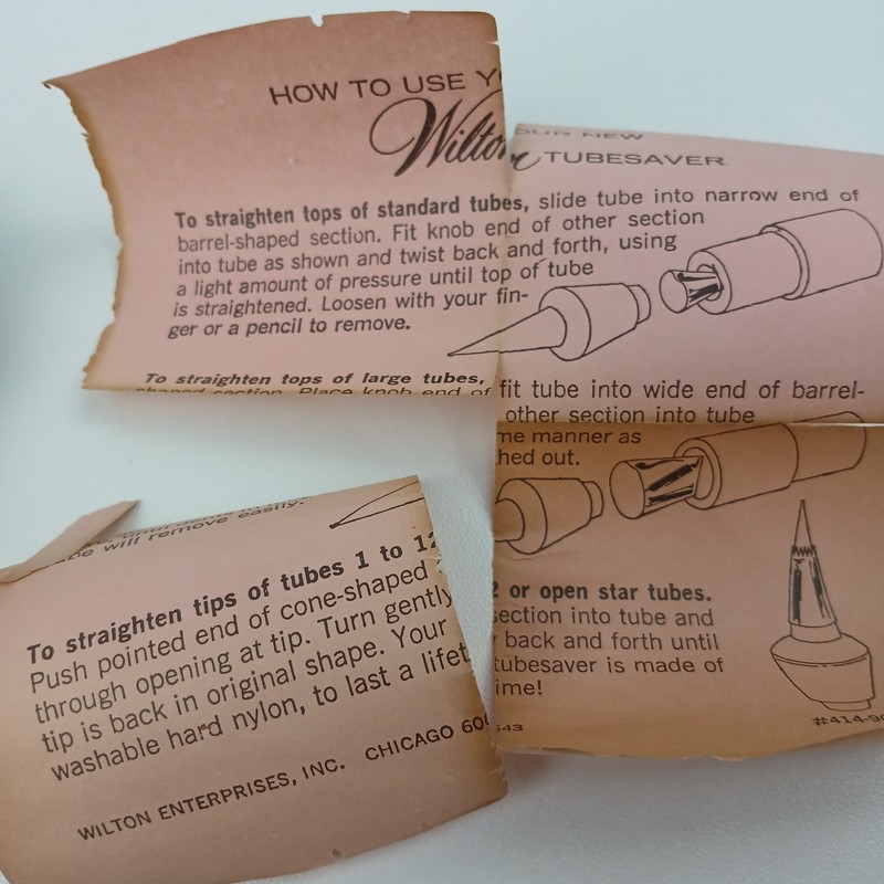 Wilton Cake Decorating Tube Saver 414-909 Green w/ Instructions Offset Spatula gallery
