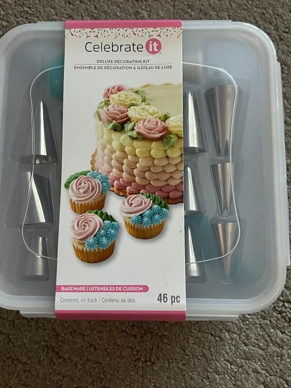 New ~ Celebrate IT DELUXE Baking Decorating Kit – 46 PC