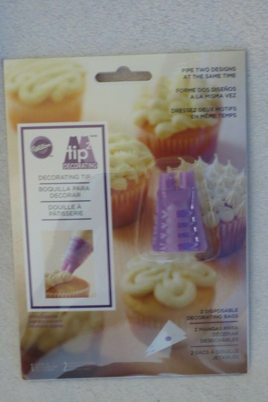 Wilton Tip 2 Duo Piping Decorating Tip pipe to Design 2 Bags Included New gallery