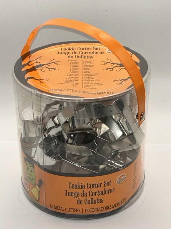 18 Wilton Halloween Spooky Metal Cookie Cutters Unused in Storage Container 2011