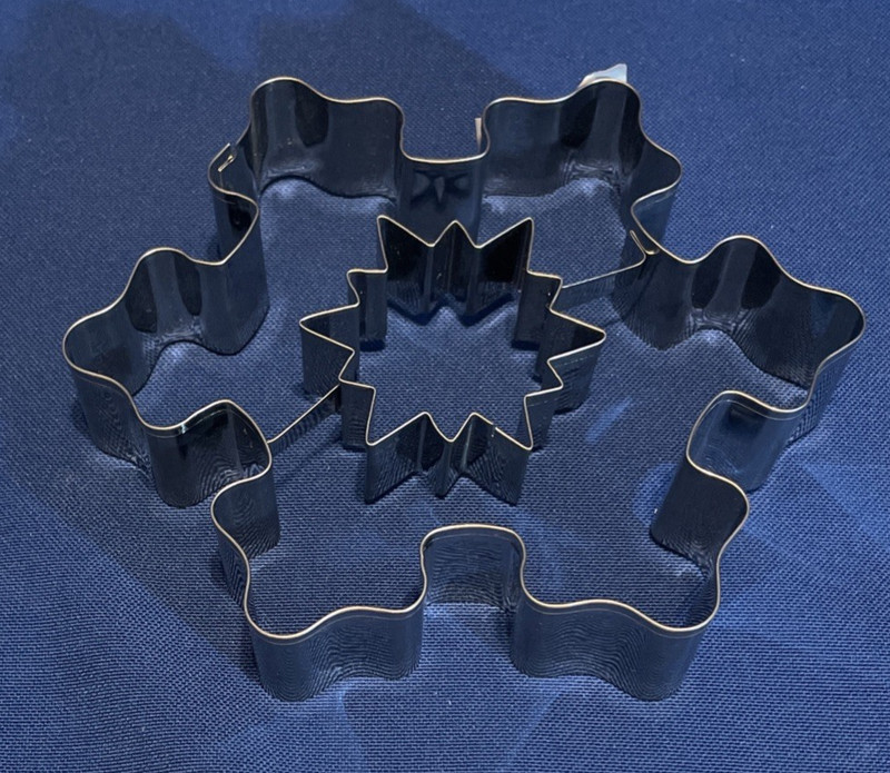 Williams Sonoma Large SNOWFLAKE Metal Cookie Cutter 5.5” NWT gallery