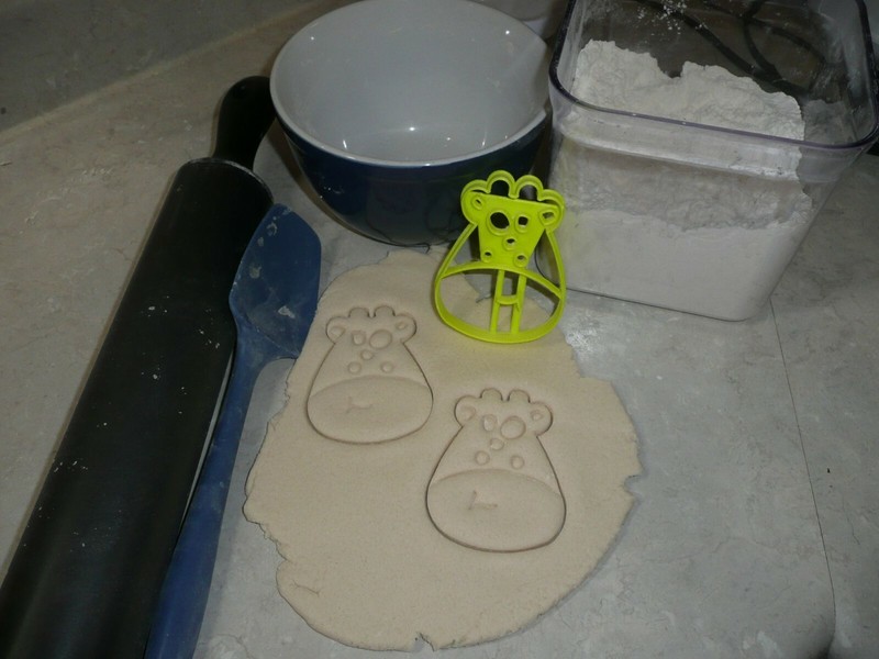 GIRAFFE DETAILED FACE HEAD TALL ANIMAL ZOO SAFARI LONG COOKIE CUTTER USA PR2627 gallery