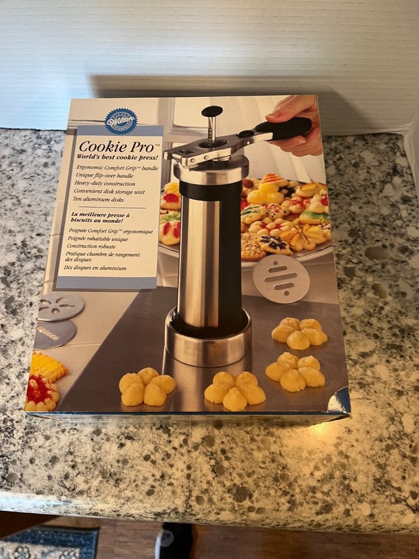 Wilton Cookie Pro World’s Best Cookie Press 10 Discs Heavy Duty new in box
