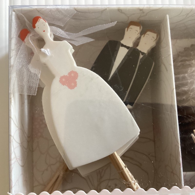 Meri go Round 48 CUPCAKE CASES & 48 TOPPERS Bridal Shower WEDDING Bride Groom gallery