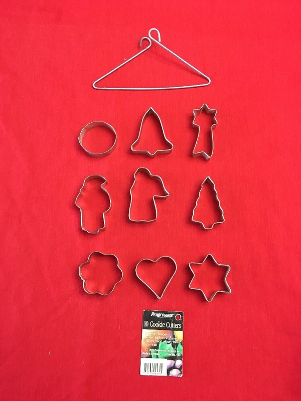 CHRISTMAS 9 Metal Cookie Cutters On Hanging Triangle Progressus 1997